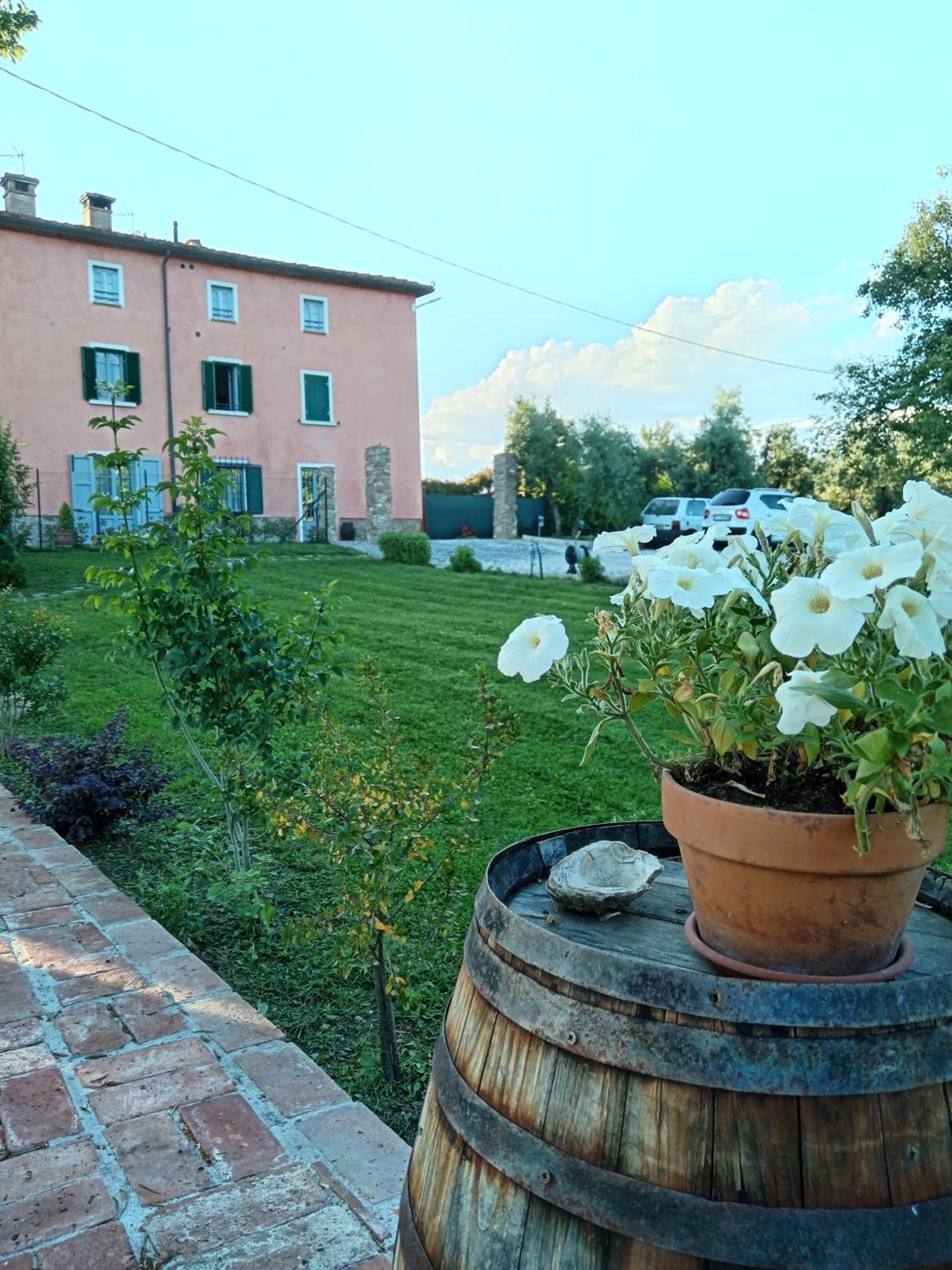 Casale - La Camera Di Leda Lamporecchio Exterior foto